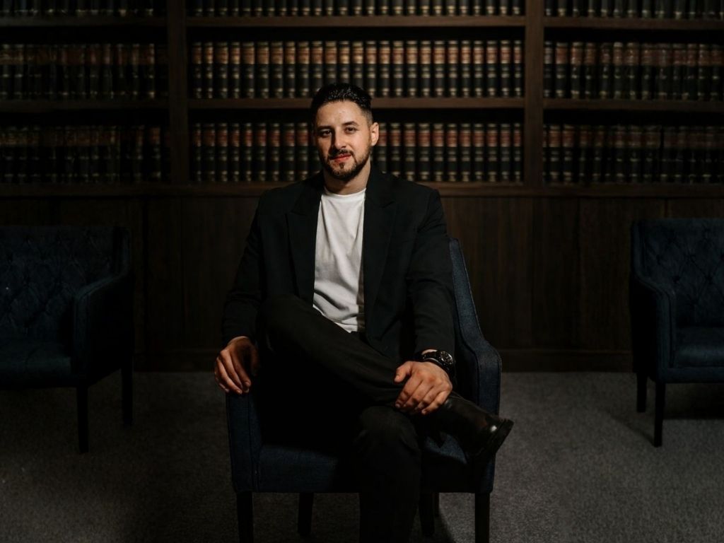 Avocat Alexandru Lazăr (Baroul București) – litigii și consultanță juridică