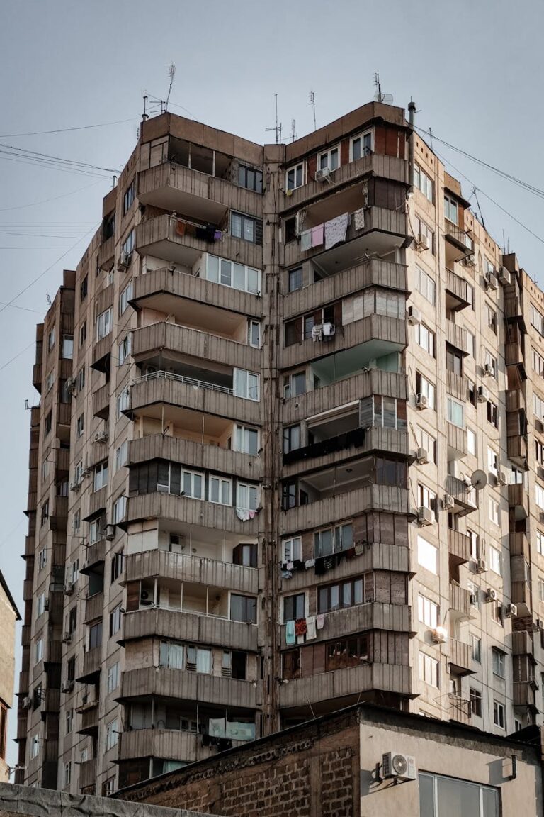 De ce este necesară consultanța juridică și tehnică la achiziția unui apartament?